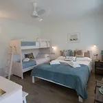 招待所 Laura E Christian -