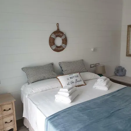 Laura E Christian - 4* 그라도