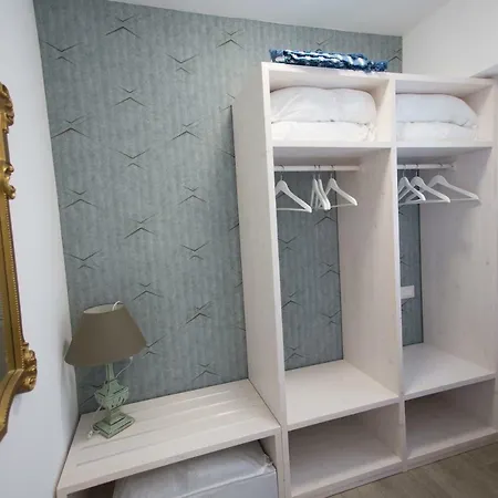 Guest house Laura E Christian - *