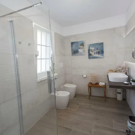 Laura E Christian - 4*