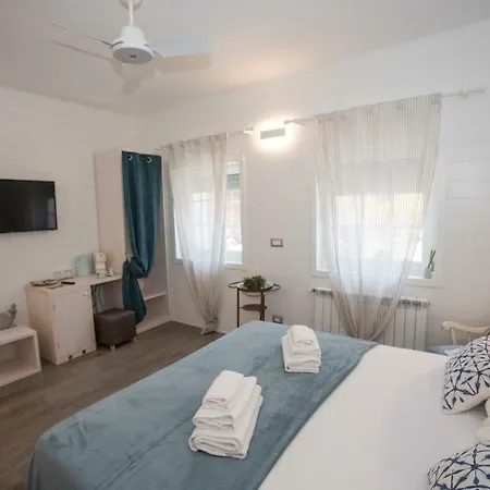 Laura E Christian - 게스트하우스 그라도