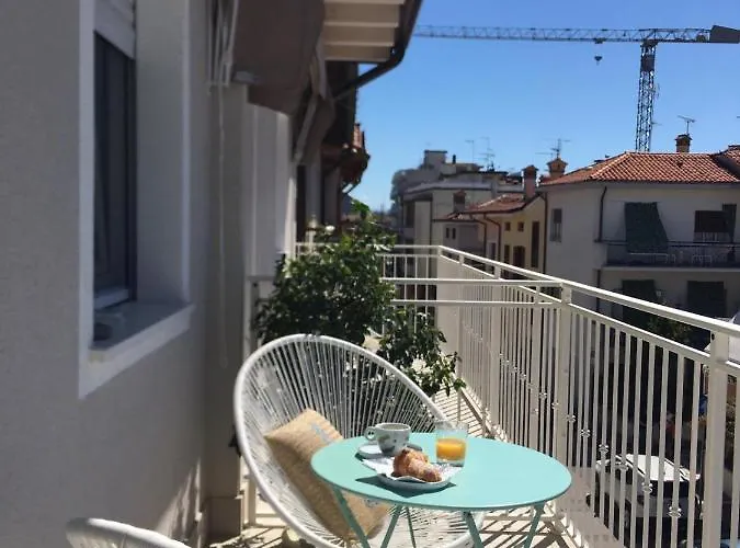 Laura E Christian - 4*