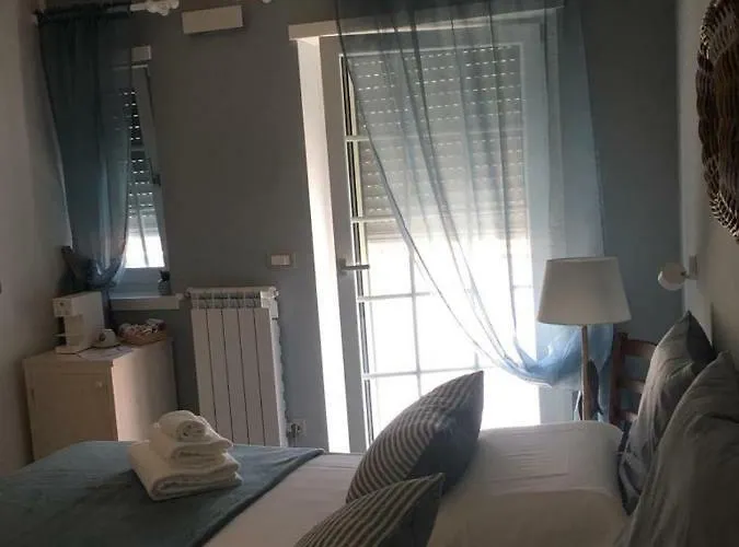 Laura E Christian - Penzion 4*